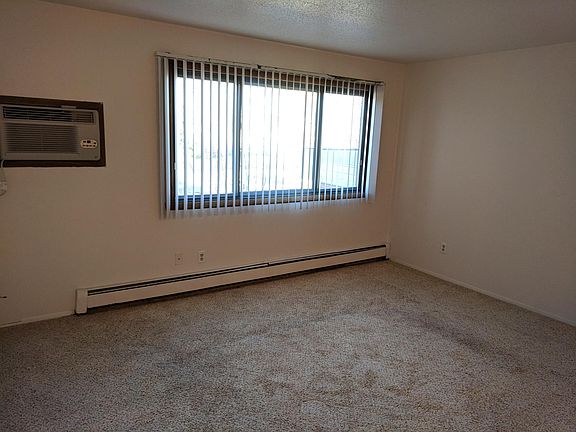 5th image of 101 5th St E APT 9
