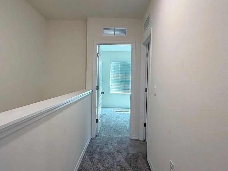 1470 Isleta Loop — Photo 11