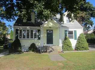 67 Maybury St, Cumberland, RI 02864