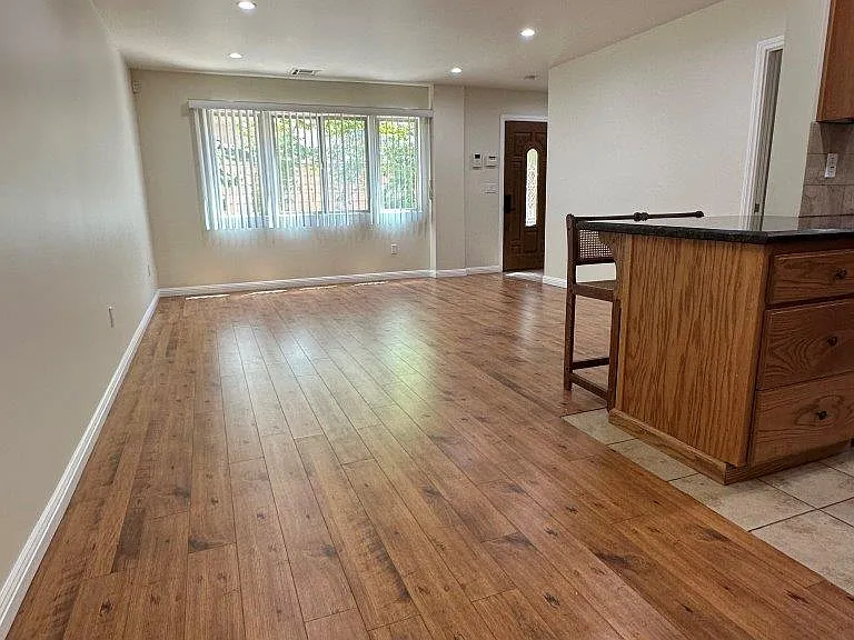 12540 Moorpark St — Photo 19