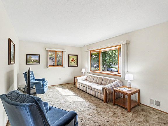 2nd image of 219 104th Ln NW