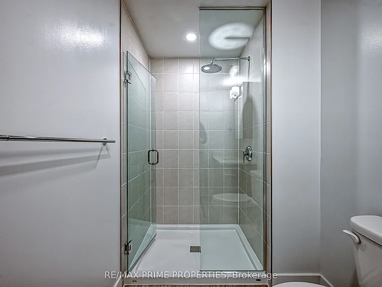 180 George St #508 — Photo 22