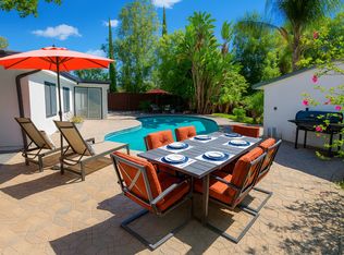 20412 Oxnard St, Woodland Hills, CA 91367