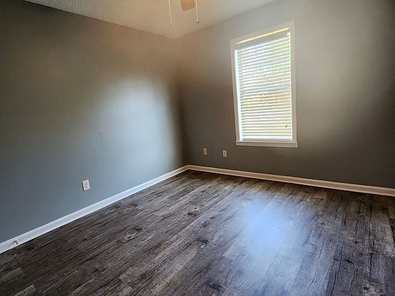 2nd image of 313 Sawgrass Dr