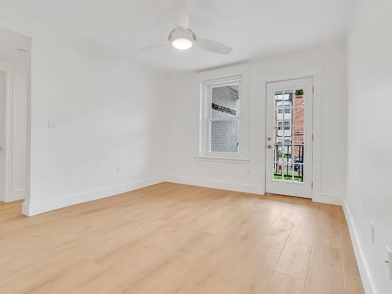316 Summit Ave #102 — Photo 4
