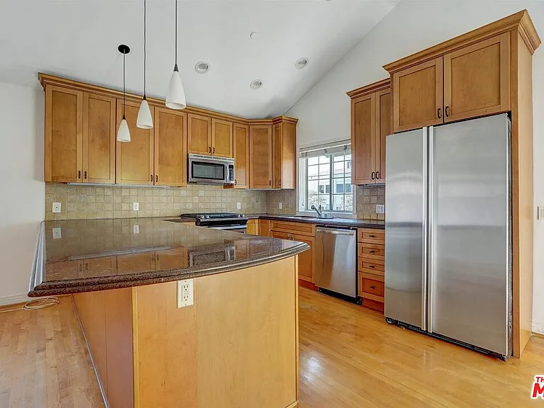 456 1/2 Smithwood Dr — Photo 10
