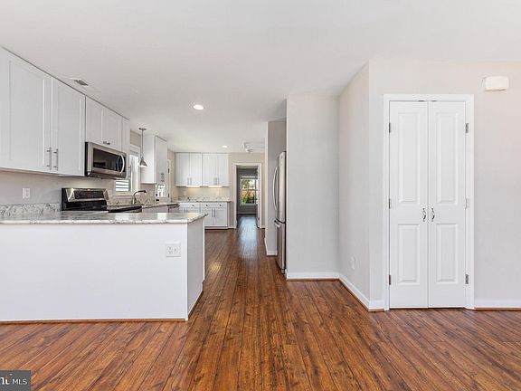 5th image of 1805 Washington Ave
