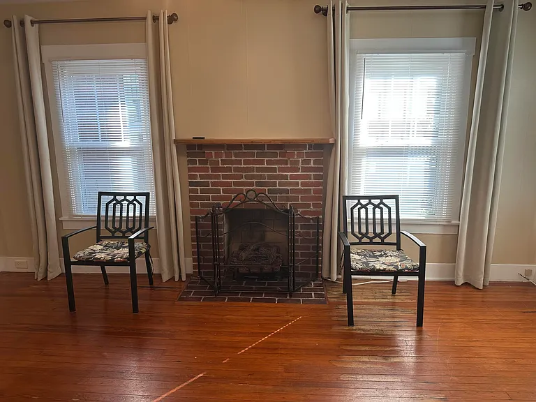 232 Bassett Ave — Photo 4