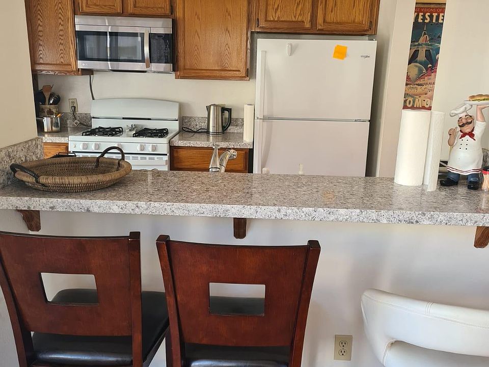 1st image of 5455 Sylmar Ave APT 2904