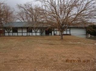 15815 Washoan Rd, Apple Valley, CA 92307