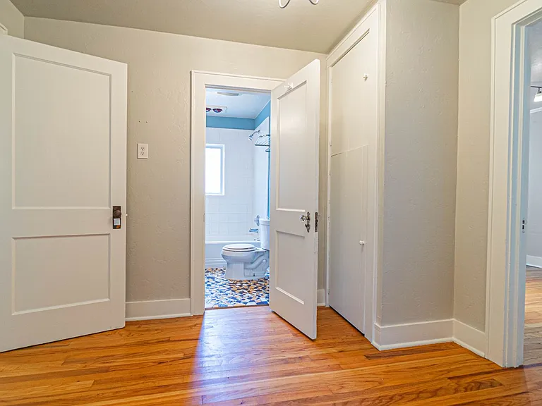 628 W Comanche St — Photo 22