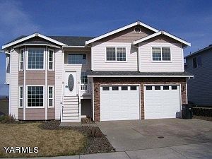 2nd image of 1611 W Yakima Ave