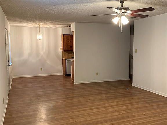 3rd image of 3323 Kingfisher Ln