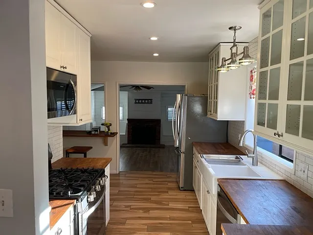 15701 Tuba St — Photo 9