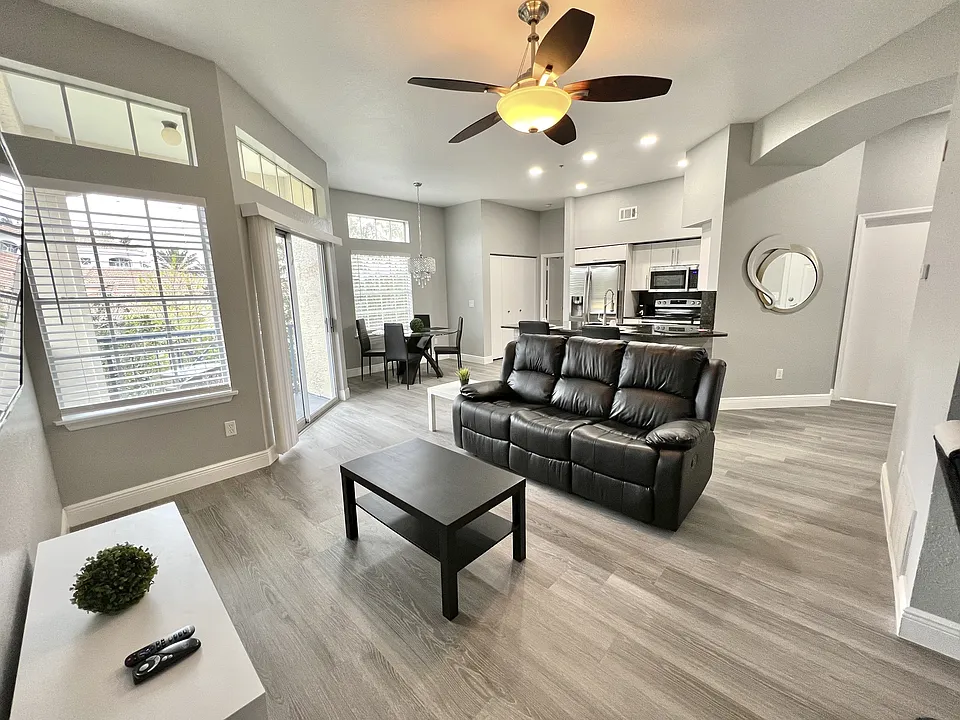 7340 Westpointe Blvd #335