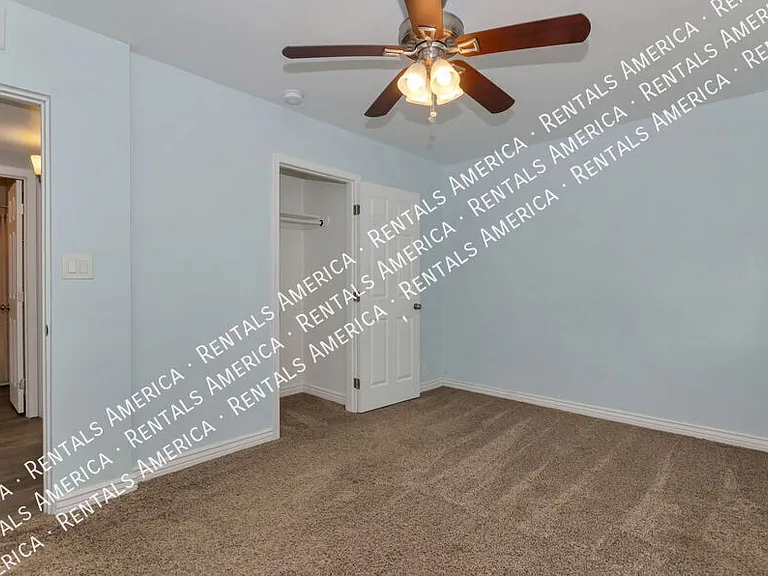 1420 N Winstel Blvd — Photo 12