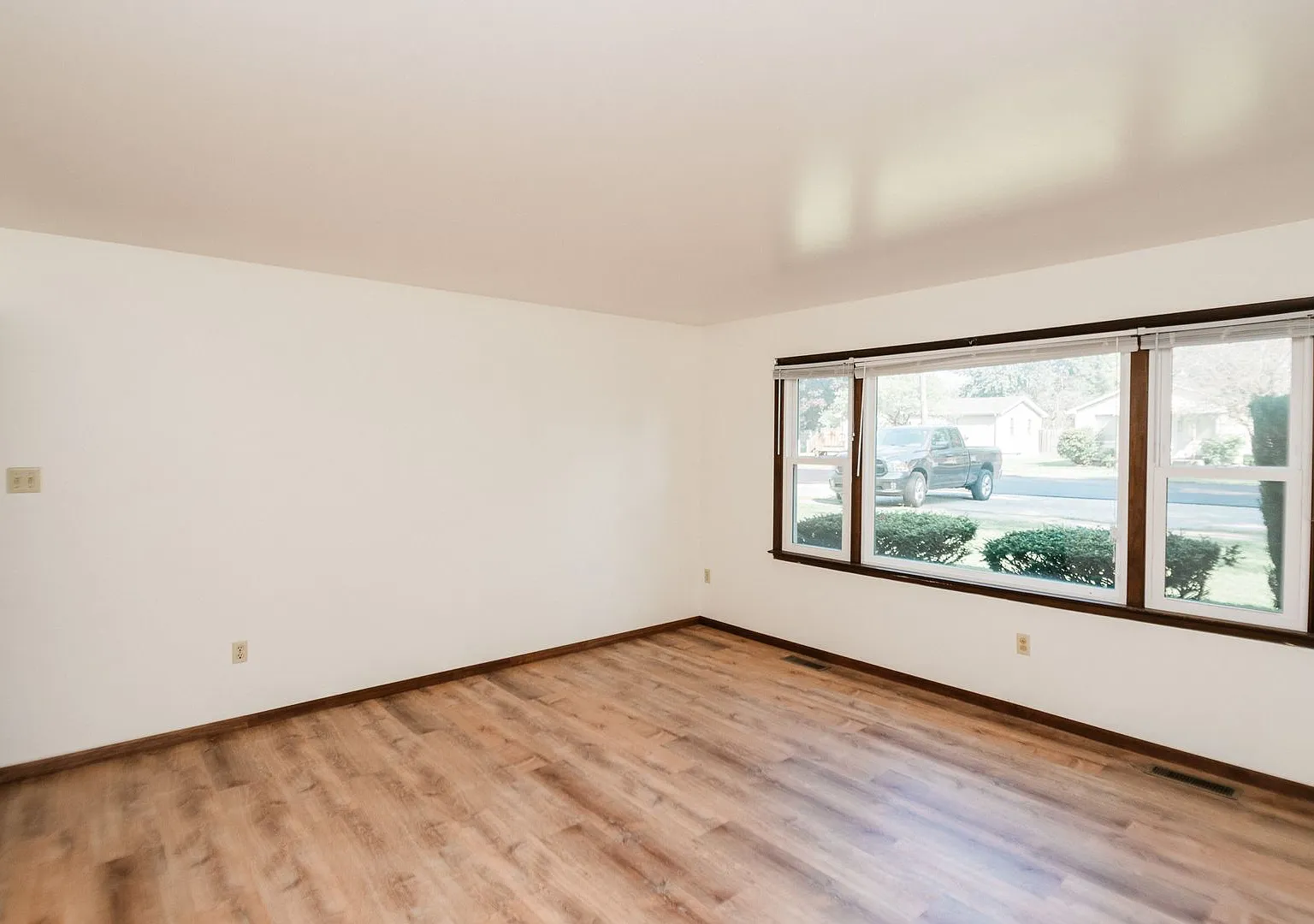 1421 High Street — Photo 3