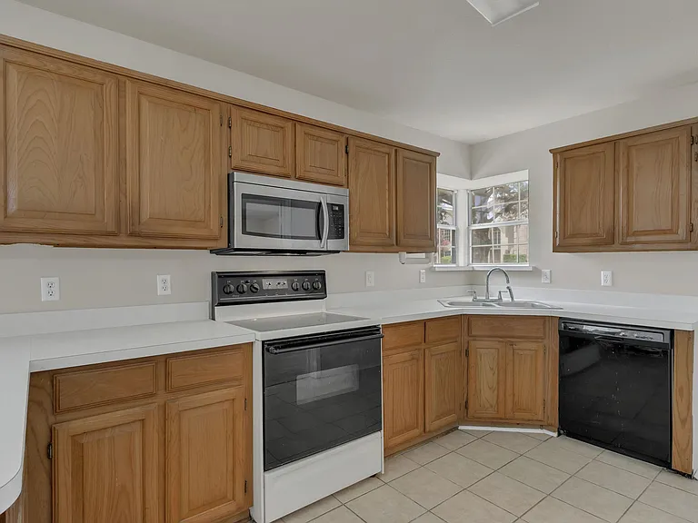 2140 Teal Ct — Photo 11