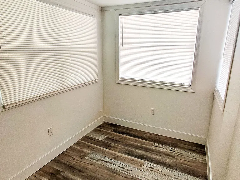 5500 Balboa Dr — Photo 10