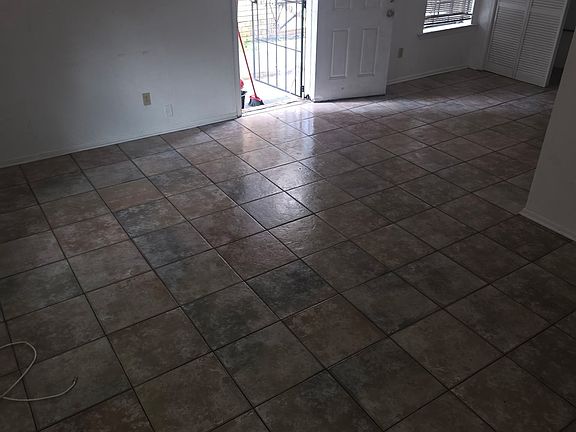 2nd image of 10686 Lincoln Beach Blvd #B