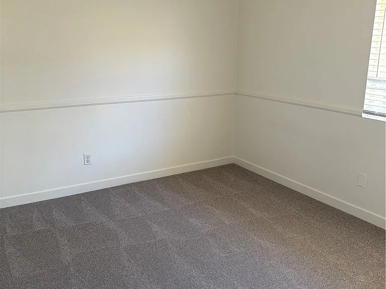 620 Sky Ct — Photo 18