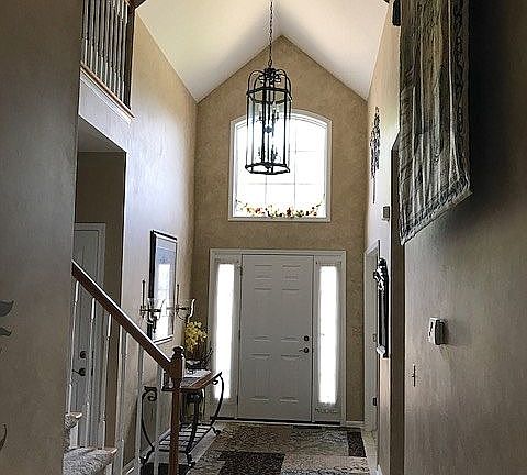 3rd image of 25660 Rolling Hills Dr
