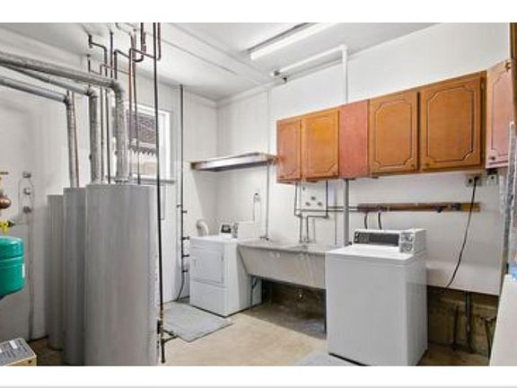 2nd image of 1065 Arnold Ct #2