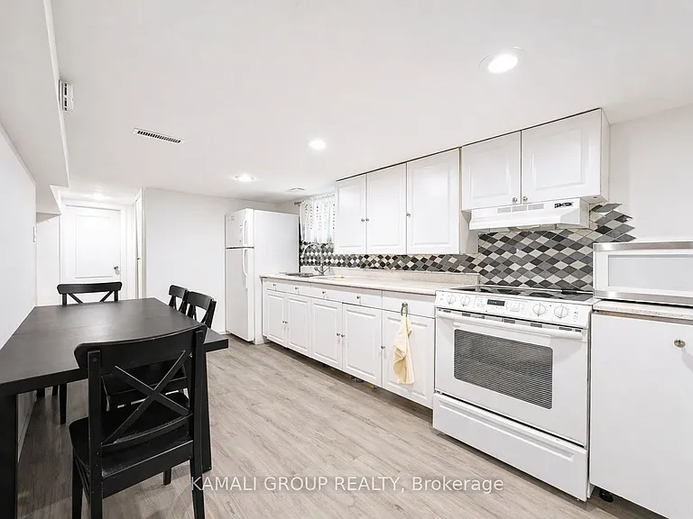 46 Centre St E #BASEMENT — Photo 3