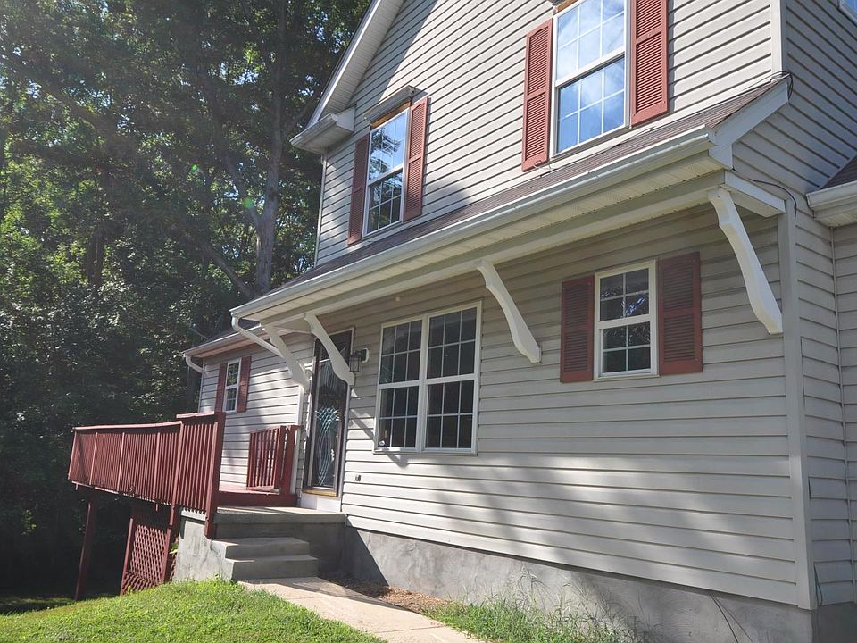 1st image of 315 Woodland Green Ct