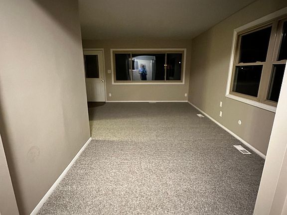 3rd image of 5435 Woodbine Ave