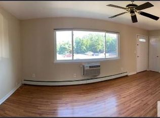 330 Cricket Ln, Woodbridge, NJ 07095