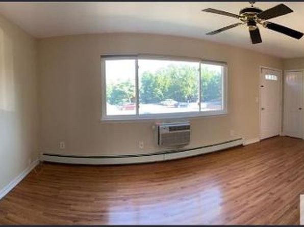 330 Cricket Ln