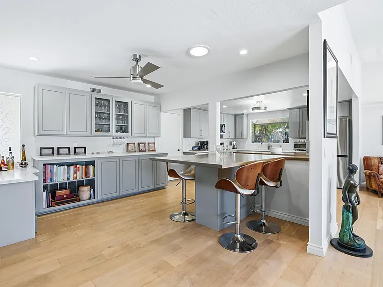 14 Nadine Ct — Photo 4