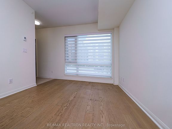 5th image of 639 Lawrence Ave W #206