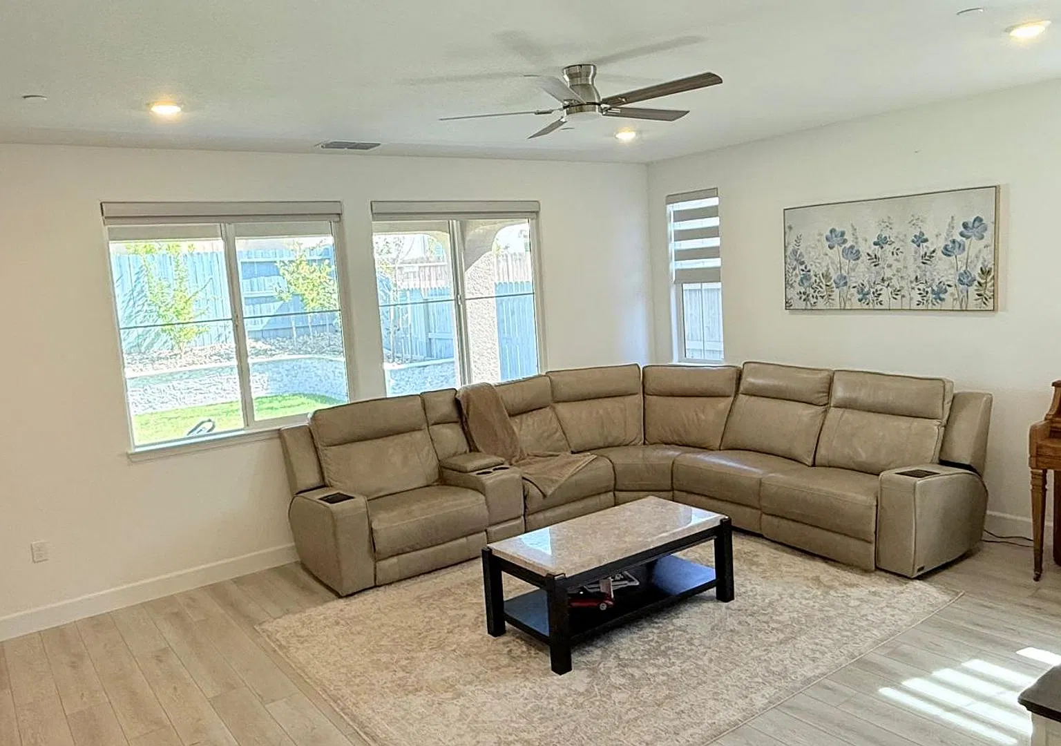 Beautifully maintained 5-bedroom, 4-bath, 2,793 sq ft in Folsom — Photo 3