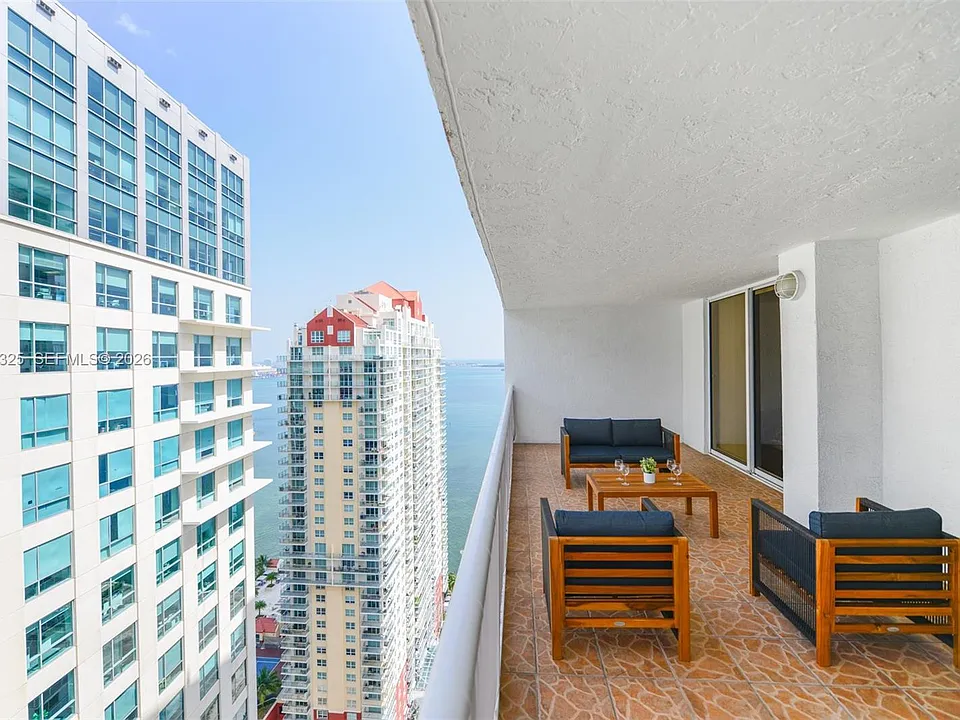 1200 Brickell Bay Dr #3614