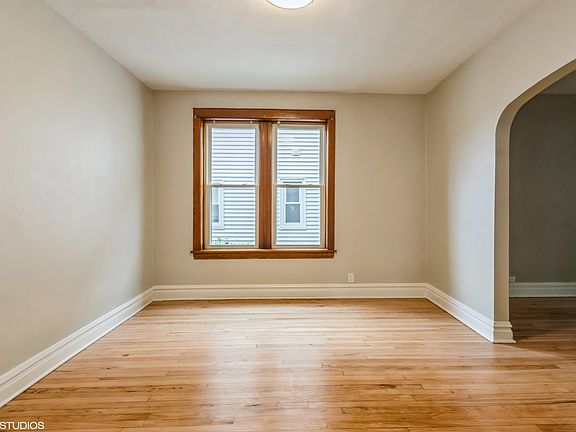 2nd image of 5138 W Montrose Ave #3