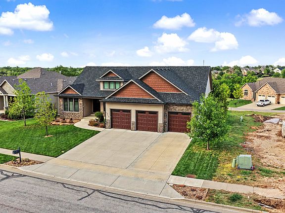 2nd image of 1825 Overlook Dr