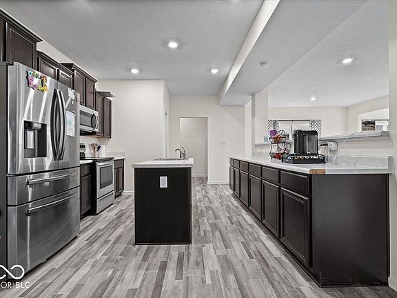 3rd image of 1373 W Quartz Ln