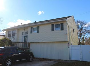 28 Ruland Rd, Selden, NY 11784