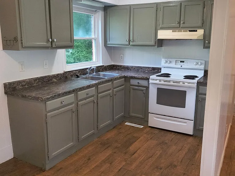 218 Morning Dr — Photo 1