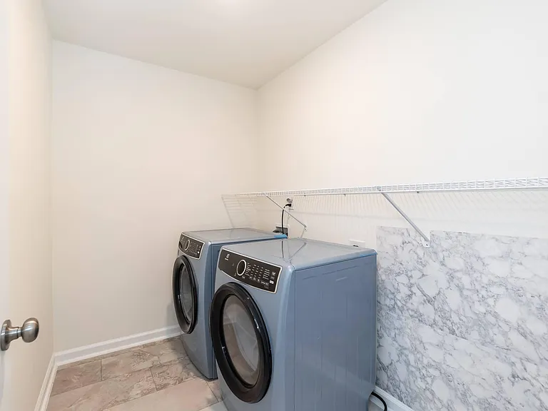 395 Oak Park Blvd — Photo 11