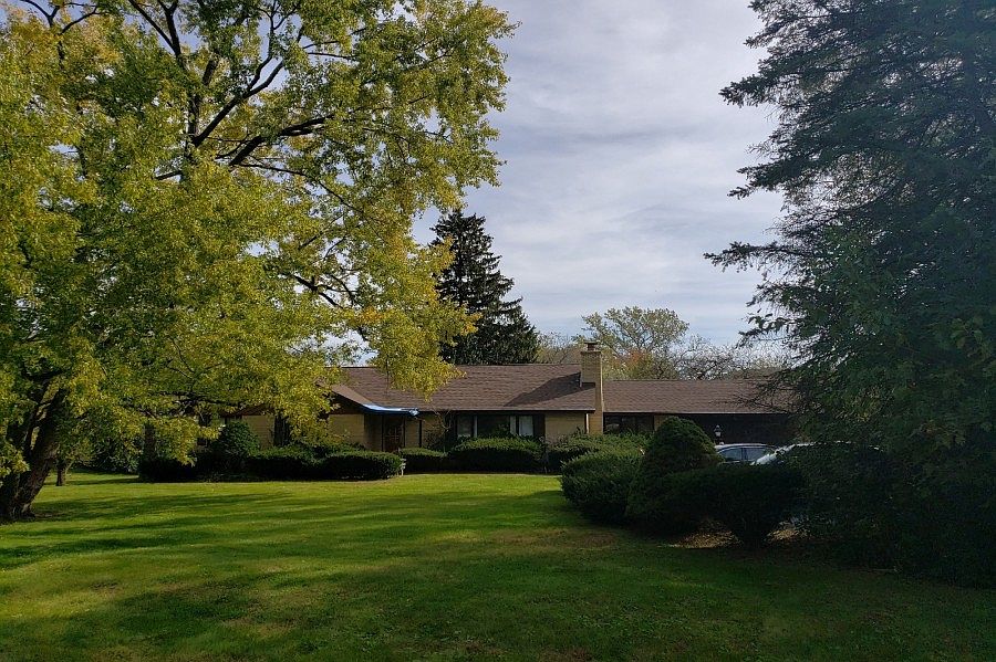 1st image of 8221 W Knollwood Dr