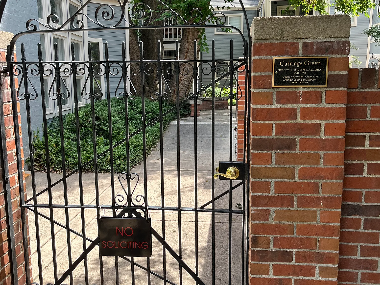 101 S Downing St — Photo 3