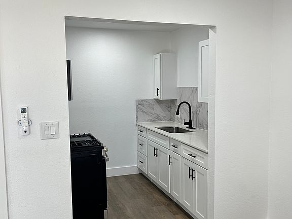 2nd image of 1015 S Zang Blvd #2