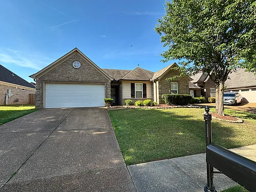 10437 Redmond Cir N Photo 1