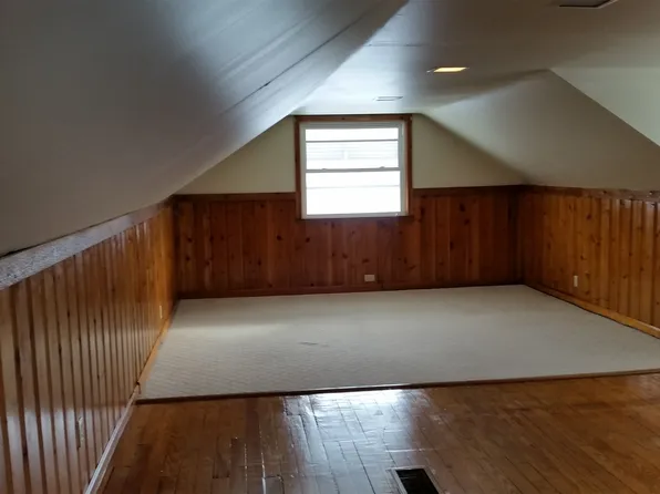 39 Forbes Rd, Bedford, OH 44146