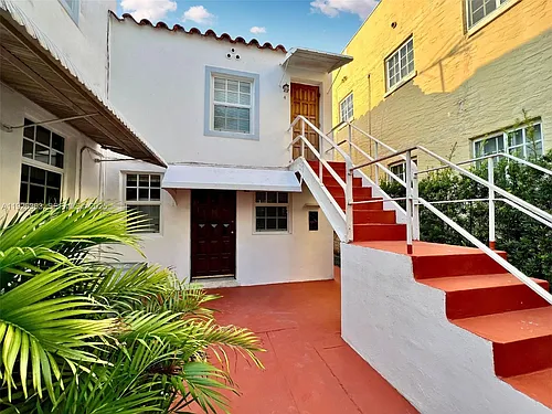 227 Phoenetia Ave #3 Photo 1