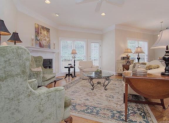 5th image of 10319 Newberry Park Ln #5