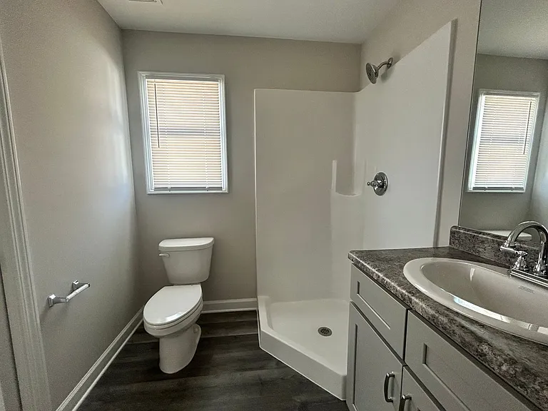 529 31st Ave E — Photo 16